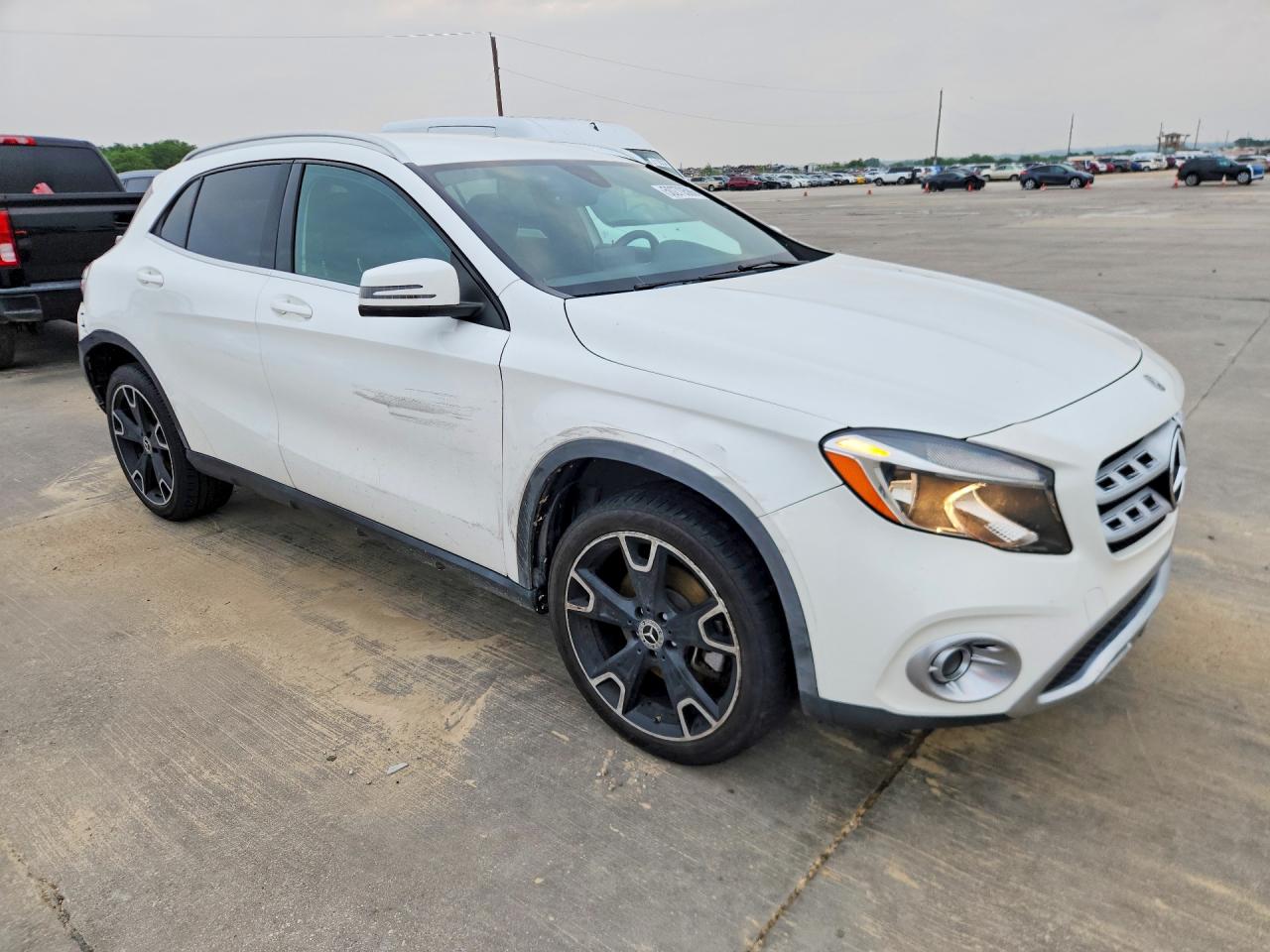2020 MERCEDES-BENZ GLA