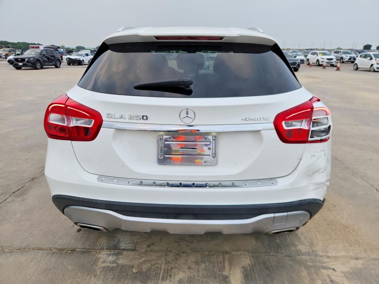2020 MERCEDES-BENZ GLA