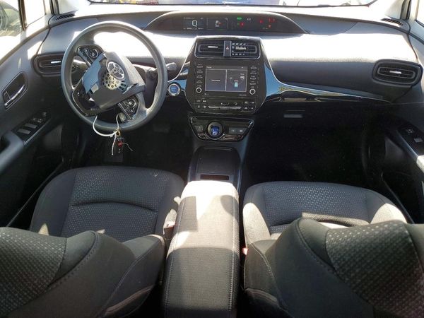 2022 TOYOTA PRIUS