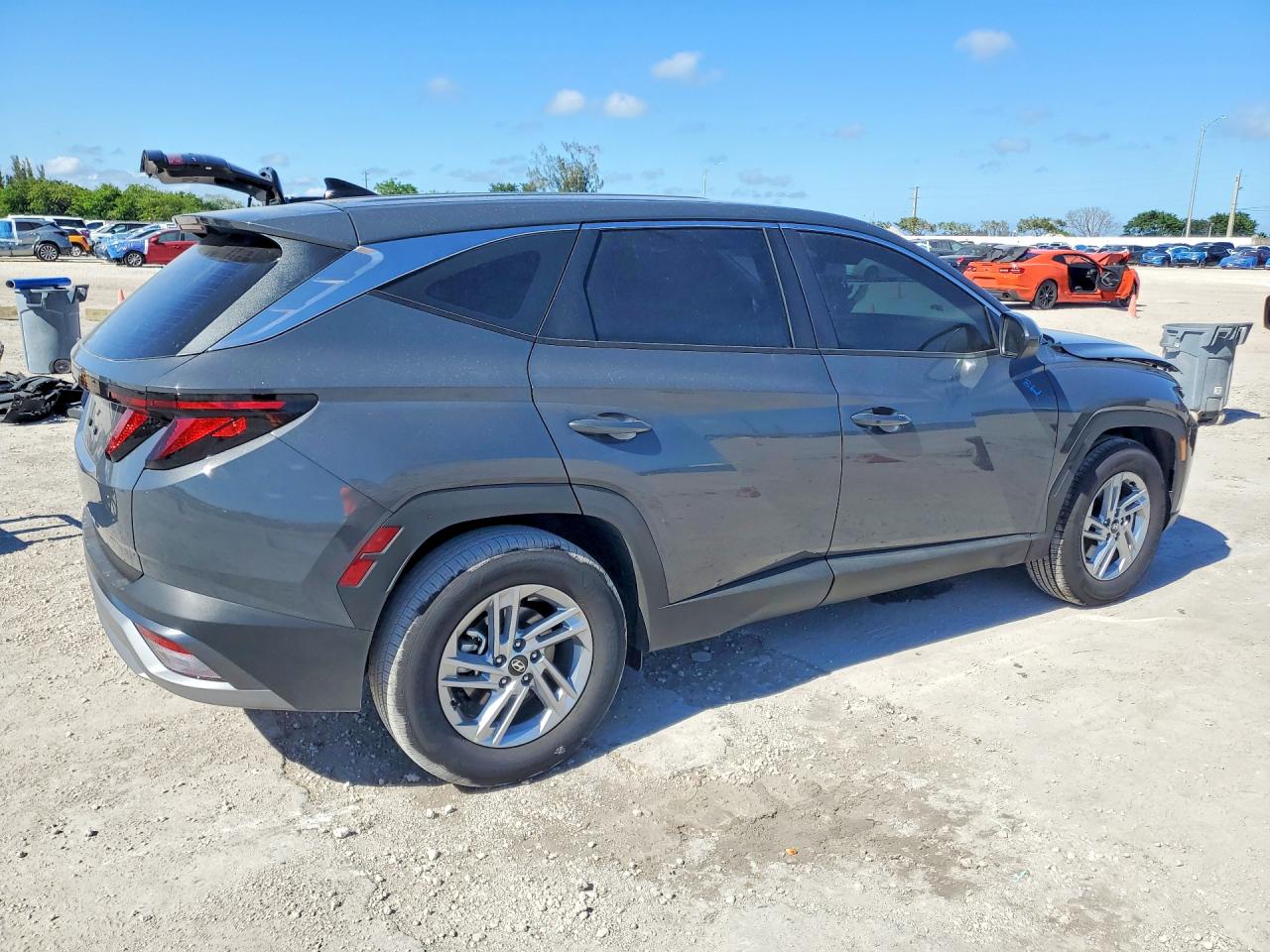 2026 HYUNDAI TUCSON SE