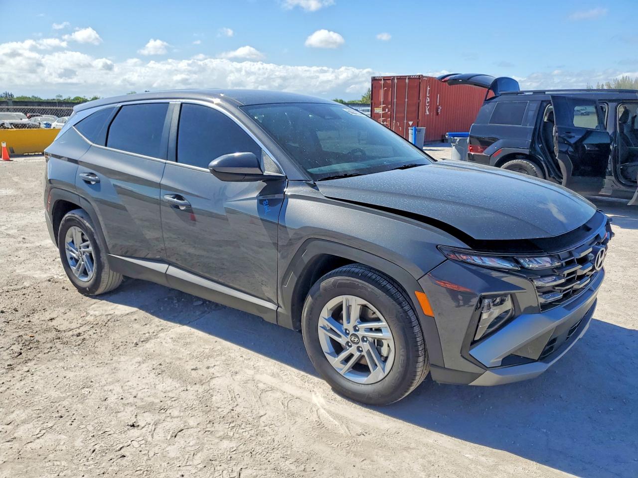 2026 HYUNDAI TUCSON SE