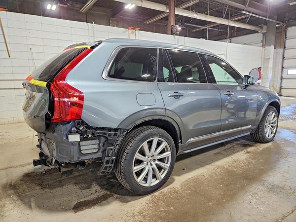 2017 VOLVO XC90