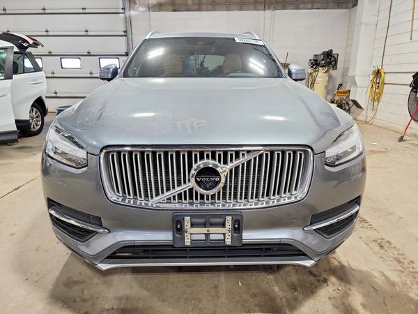 2017 VOLVO XC90
