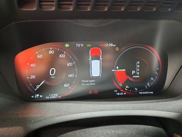 2017 VOLVO XC90