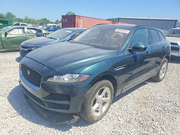 2017 JAGUAR F-PACE Premium — Front 3/4