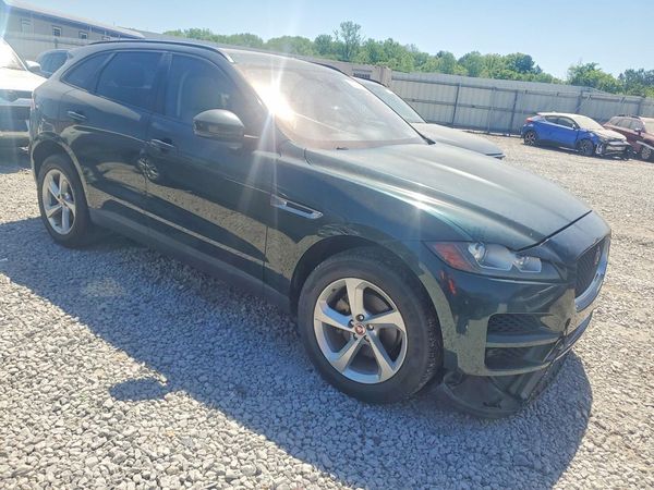 2017 JAGUAR F-PACE Premium — Passenger 3/4