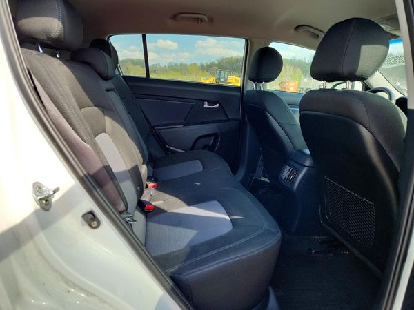 2015 KIA SPORTAGE GL - Middle-low