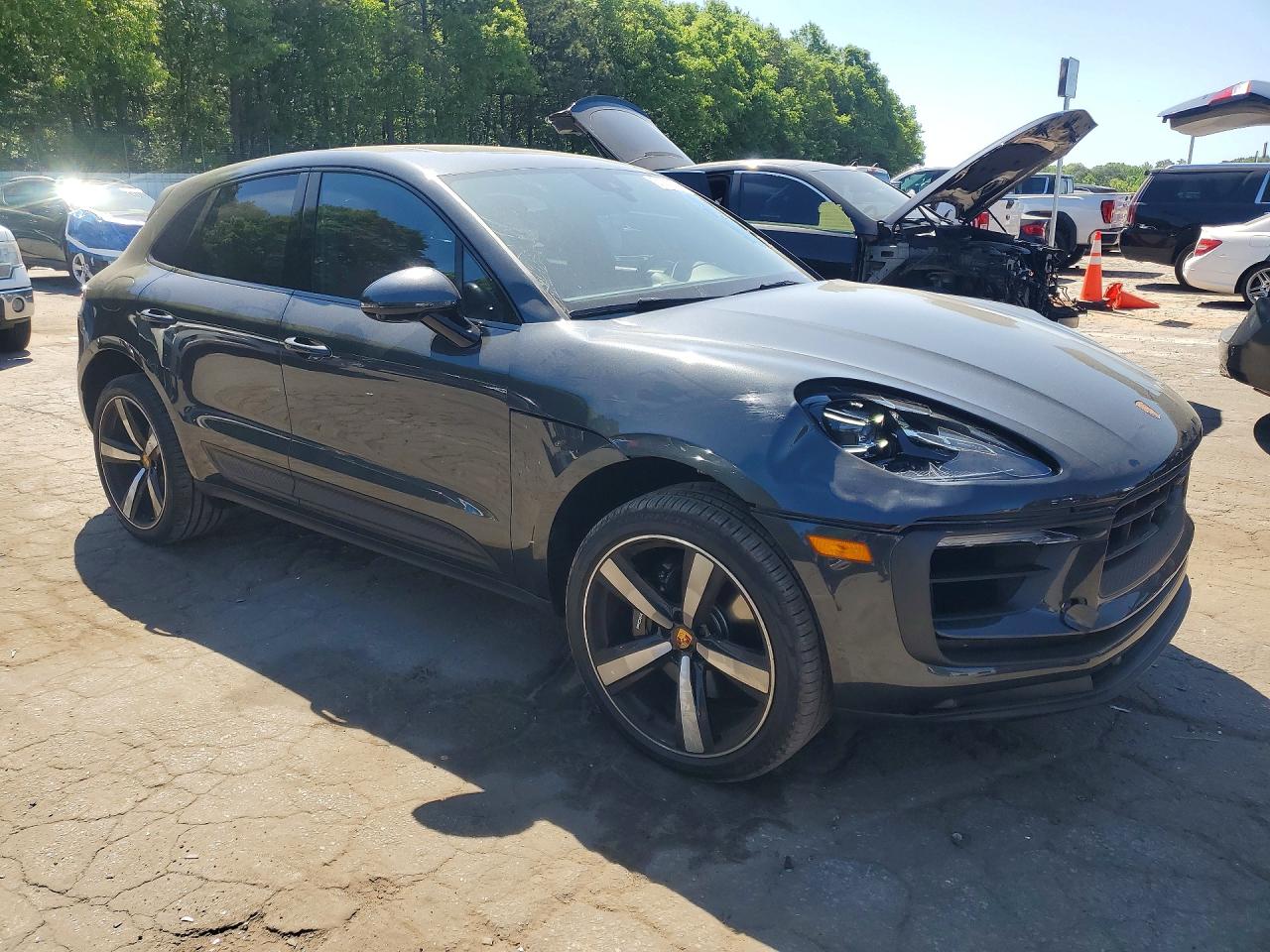 2026 PORSCHE MACAN