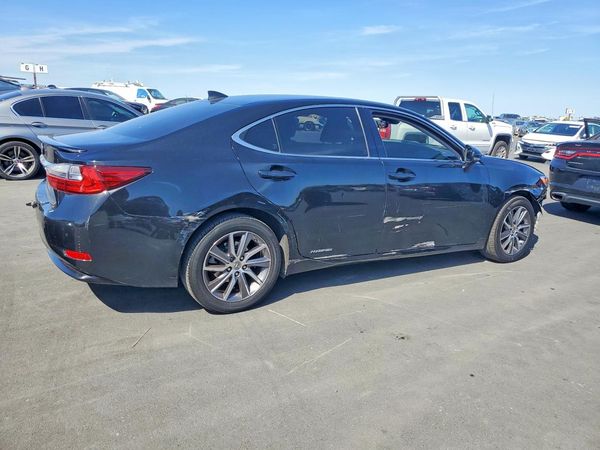 2018 LEXUS ES