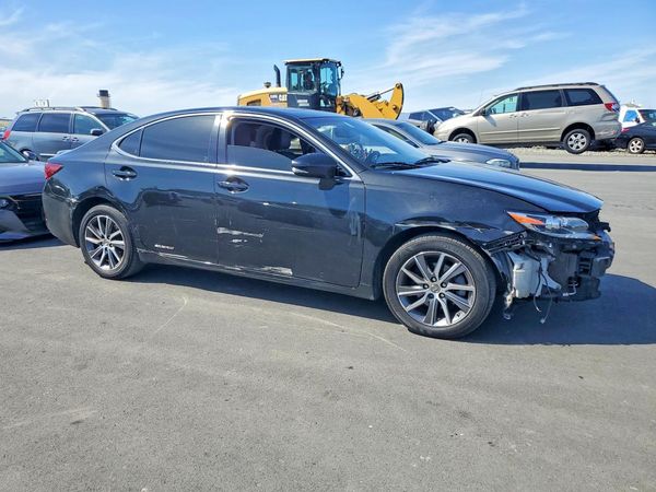 2018 LEXUS ES