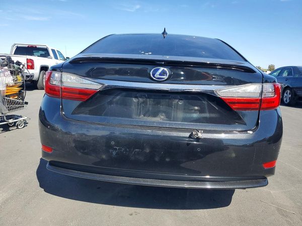 2018 LEXUS ES
