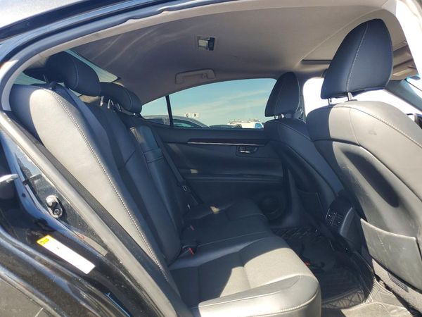 2018 LEXUS ES