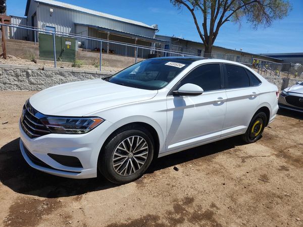 2021 VOLKSWAGEN JETTA S / SE / R-Line — Front 3/4