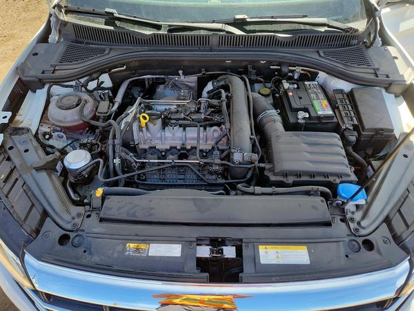 2021 VOLKSWAGEN JETTA S / SE / R-Line — Engine bay