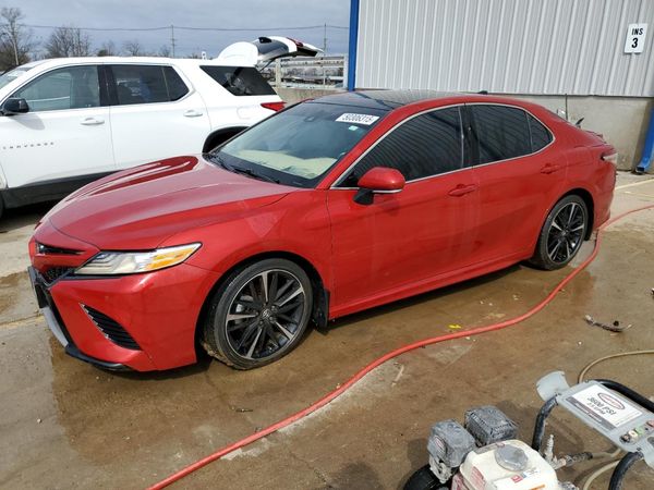 2020 TOYOTA CAMRY XSE — Front 3/4