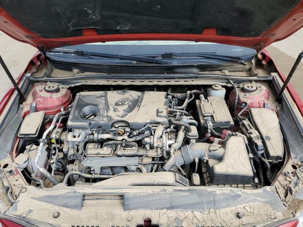 2020 TOYOTA CAMRY XSE — Engine bay