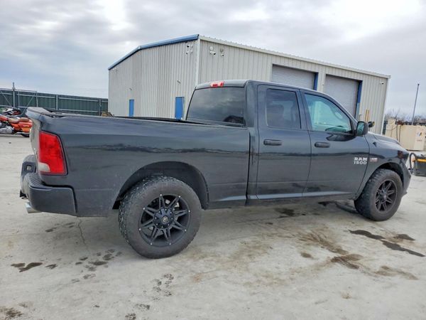 2015 RAM 1500 ST QUAD CAB 4X4