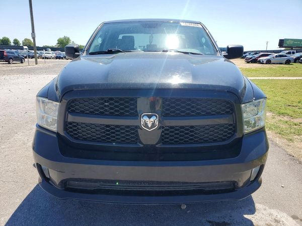2015 RAM 1500 ST QUAD CAB 4X4