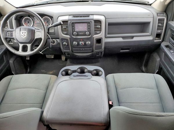 2015 RAM 1500 ST QUAD CAB 4X4