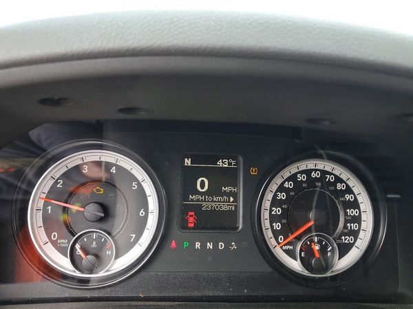 2015 RAM 1500 ST QUAD CAB 4X4