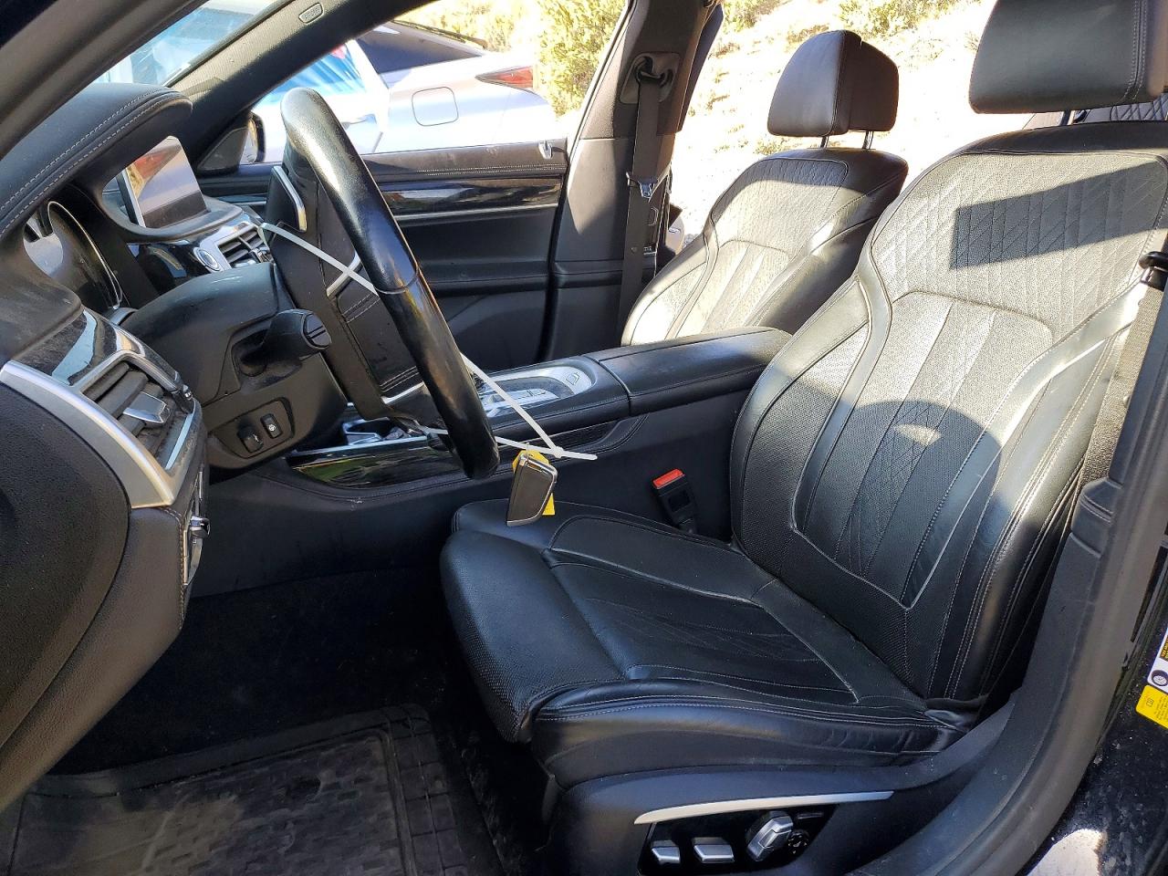 2017 BMW 750