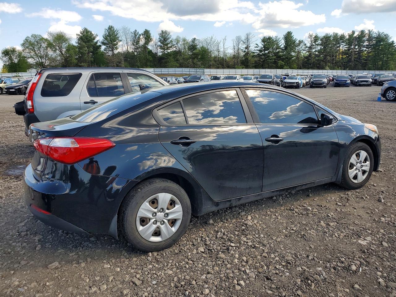 2016 KIA FORTE GL (Middle-Low Grade)