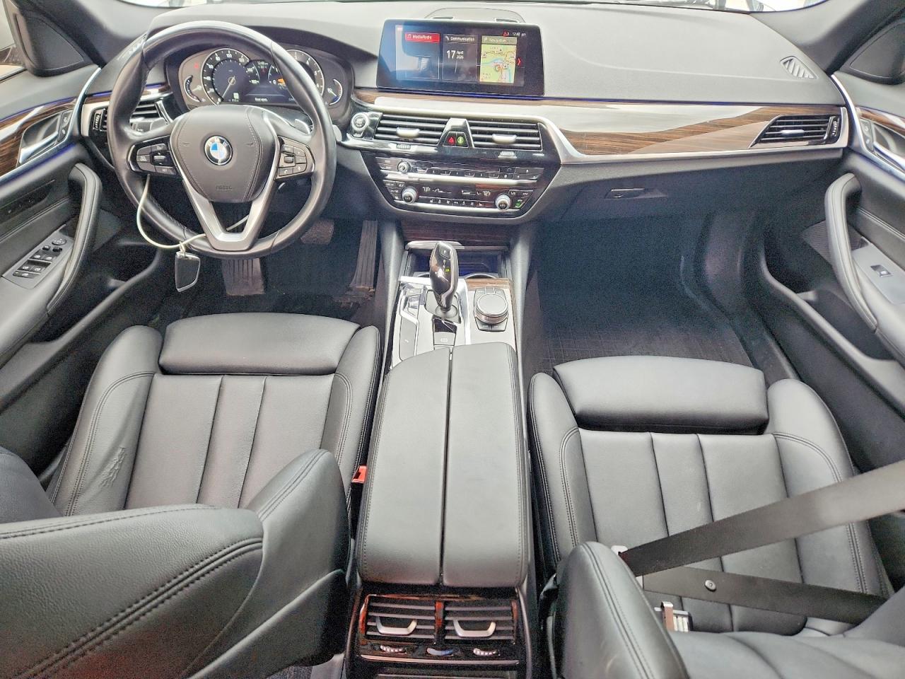 2019 BMW 530