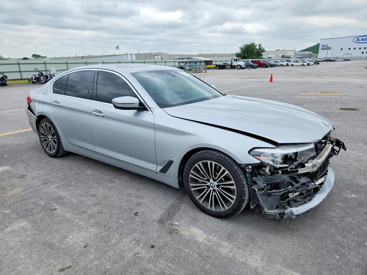 2019 BMW 530