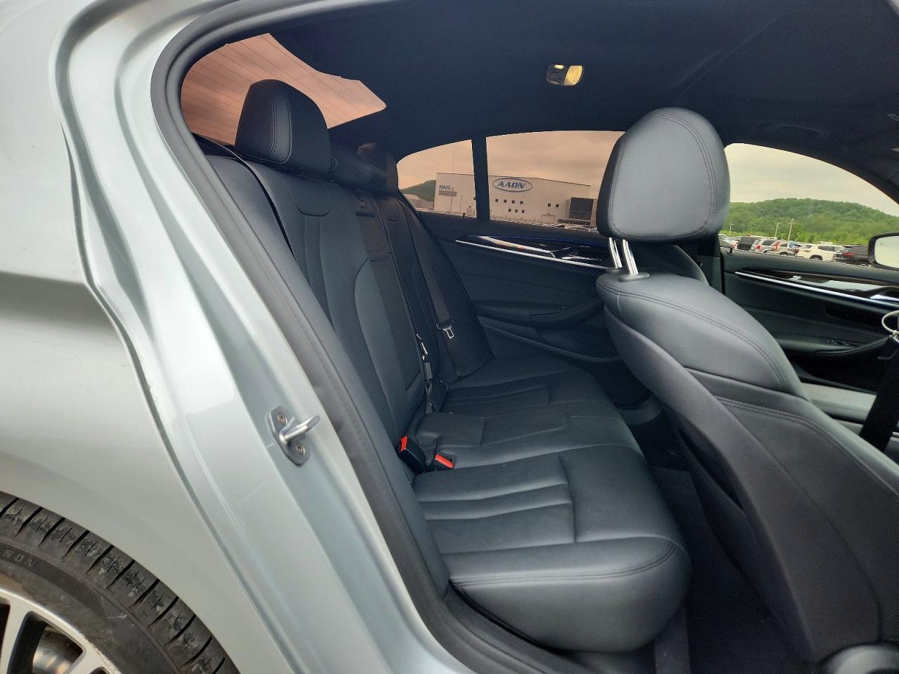 2019 BMW 530