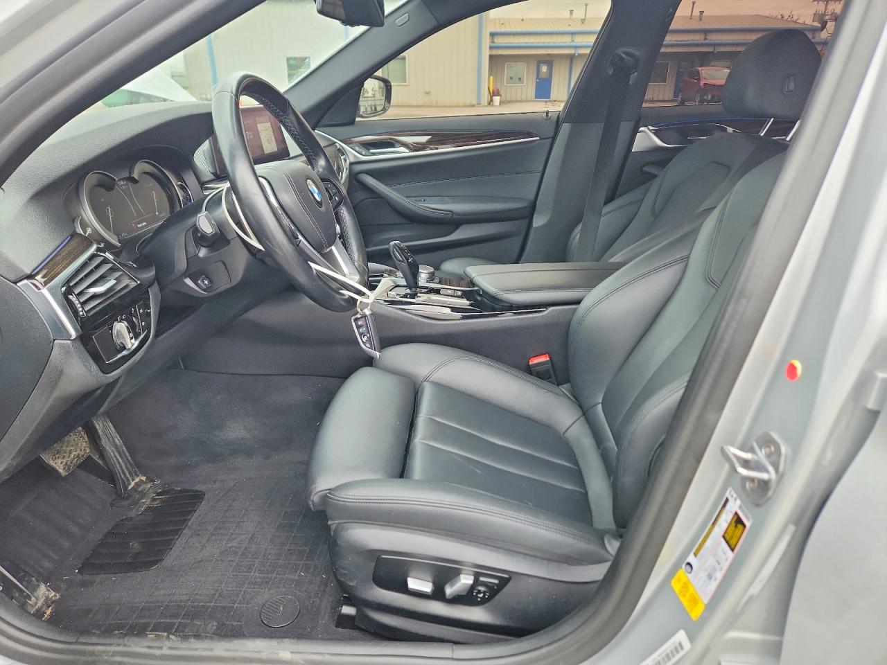 2019 BMW 530