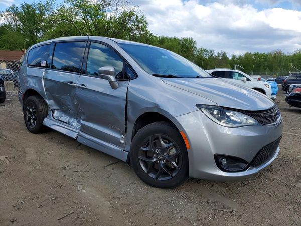 2019 CHRYSLER PACIFICA