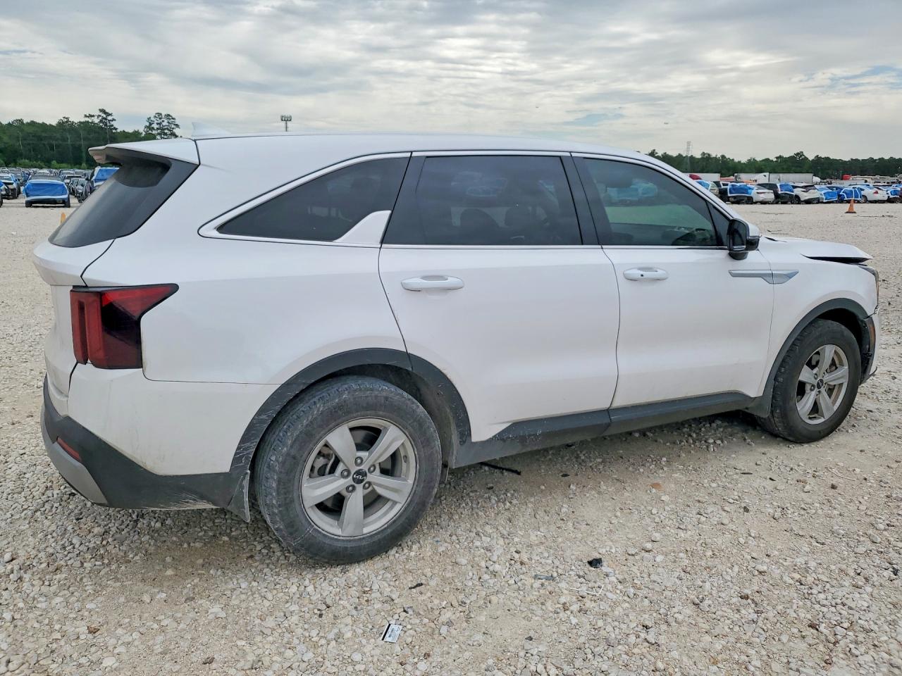 2025 KIA SORENTO LX