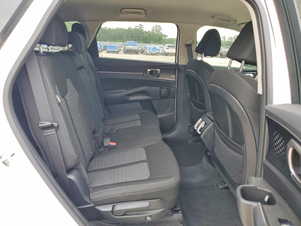 2025 KIA SORENTO LX