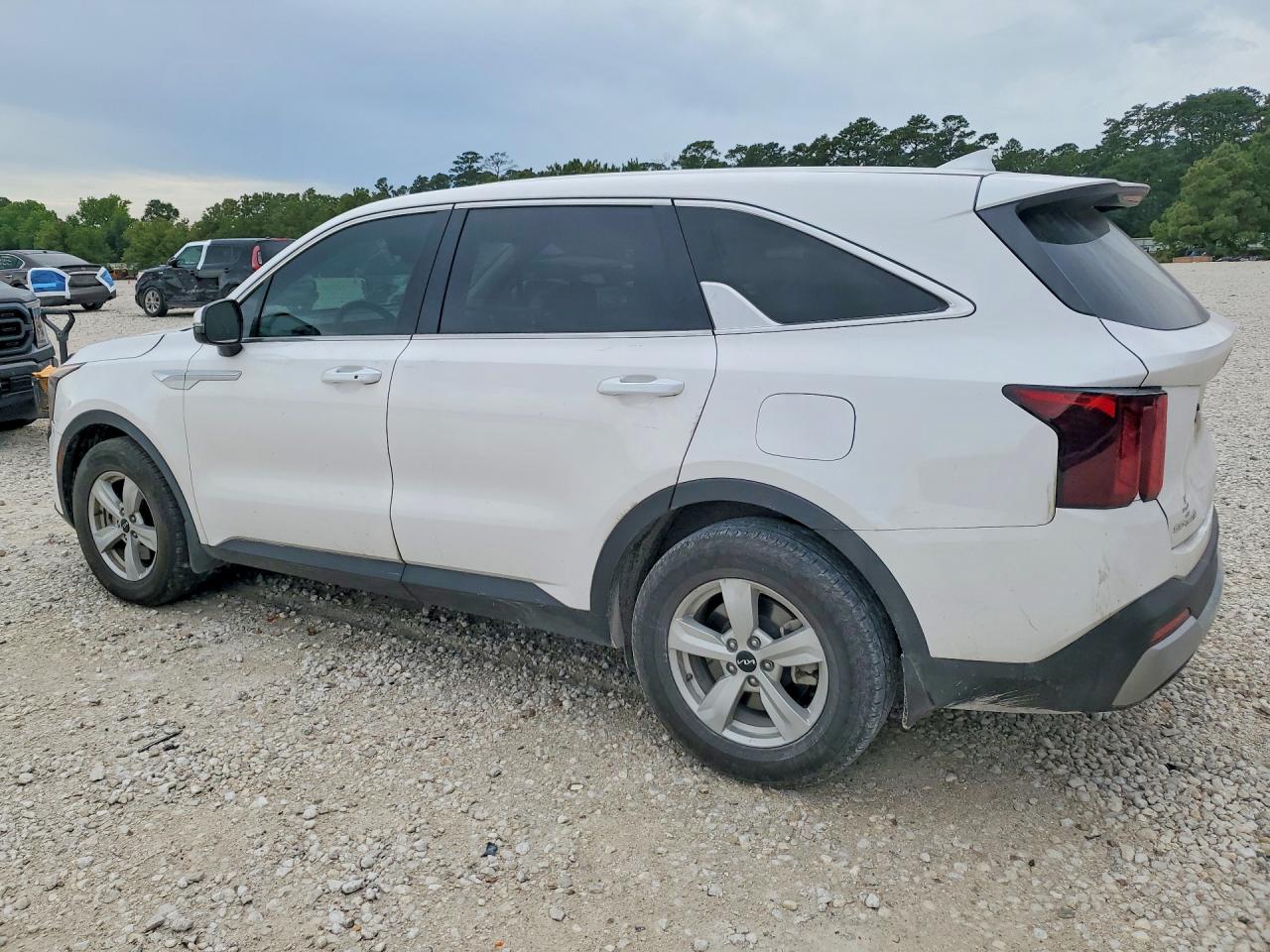 2025 KIA SORENTO LX