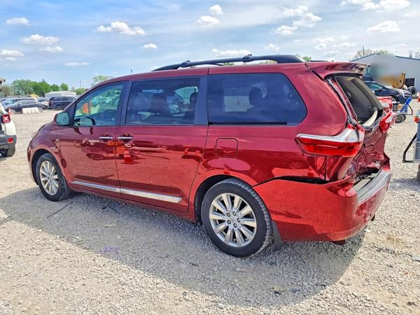 2017 TOYOTA SIENNA