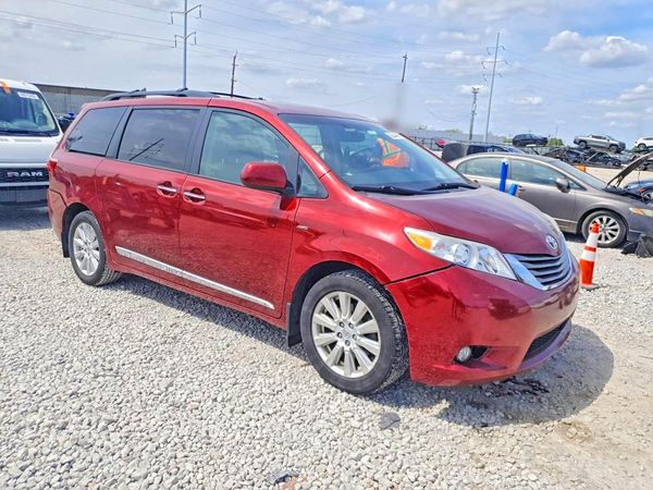 2017 TOYOTA SIENNA