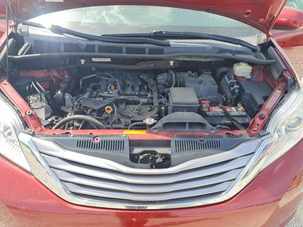 2017 TOYOTA SIENNA