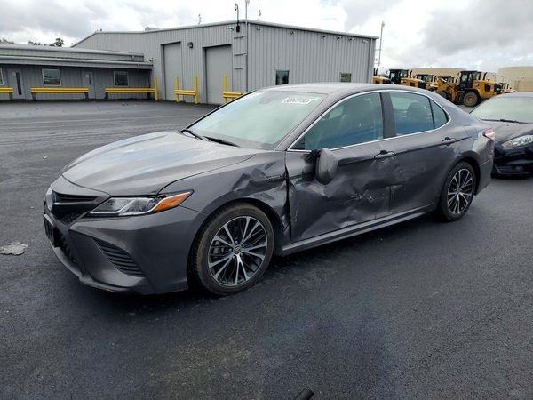 2020 TOYOTA CAMRY