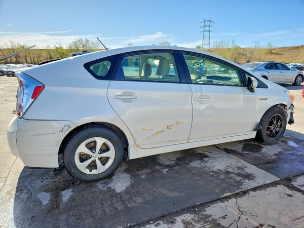 2014 TOYOTA PRIUS