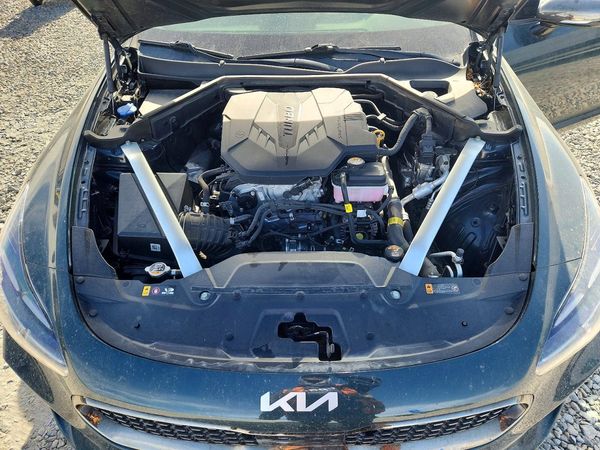 2022 KIA STINGER