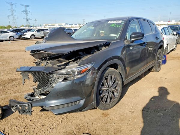 2017 MAZDA CX-5 Grand Touring — Front 3/4