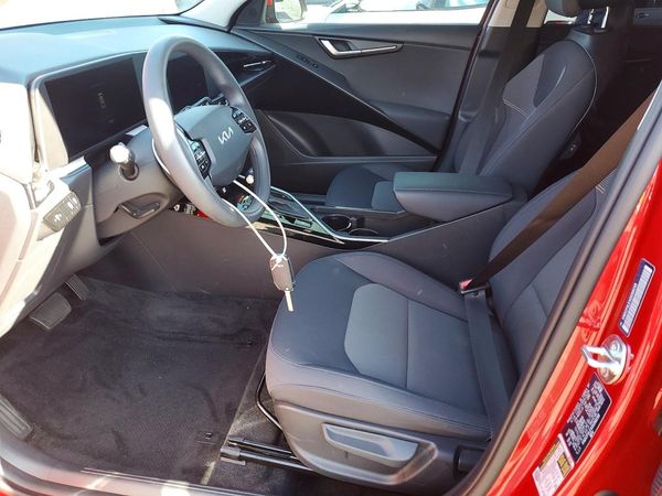 2025 KIA NIRO