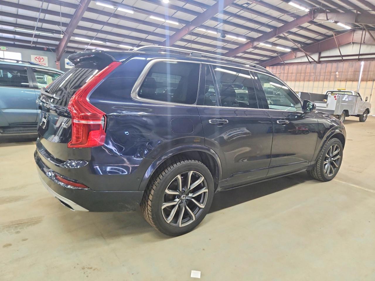 2016 VOLVO XC90