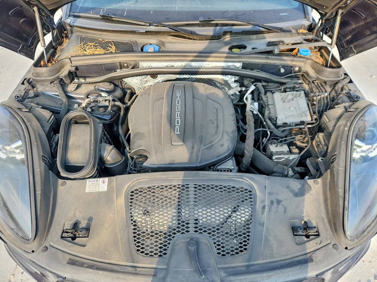 2020 PORSCHE MACAN