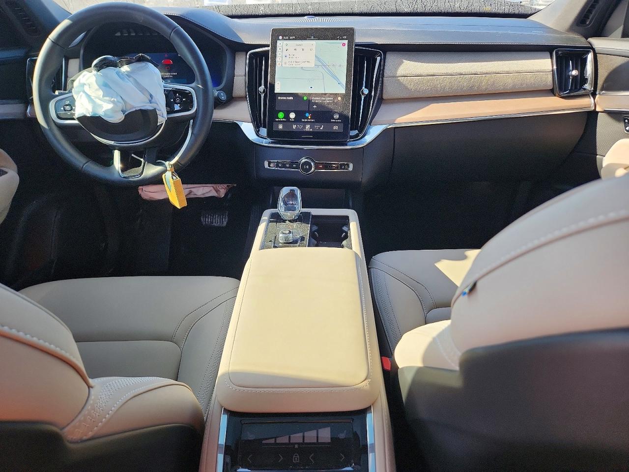 2025 VOLVO XC90 Plus