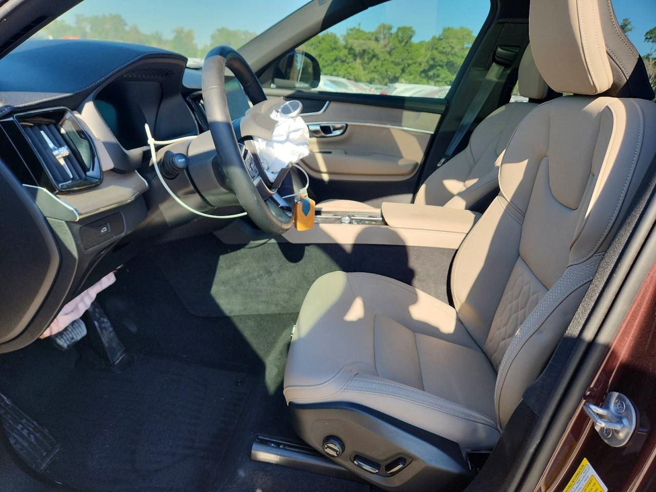 2025 VOLVO XC90 Plus