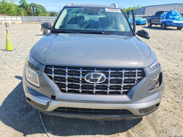 2026 HYUNDAI VENUE SEL, SEL w/ 2-Tone Roof