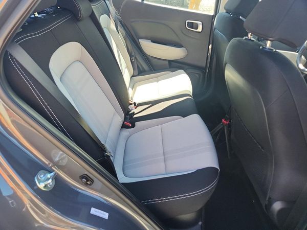 2026 HYUNDAI VENUE SEL, SEL w/ 2-Tone Roof