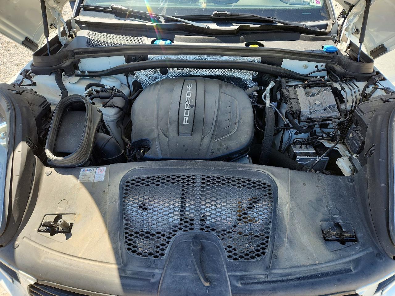 2020 PORSCHE MACAN