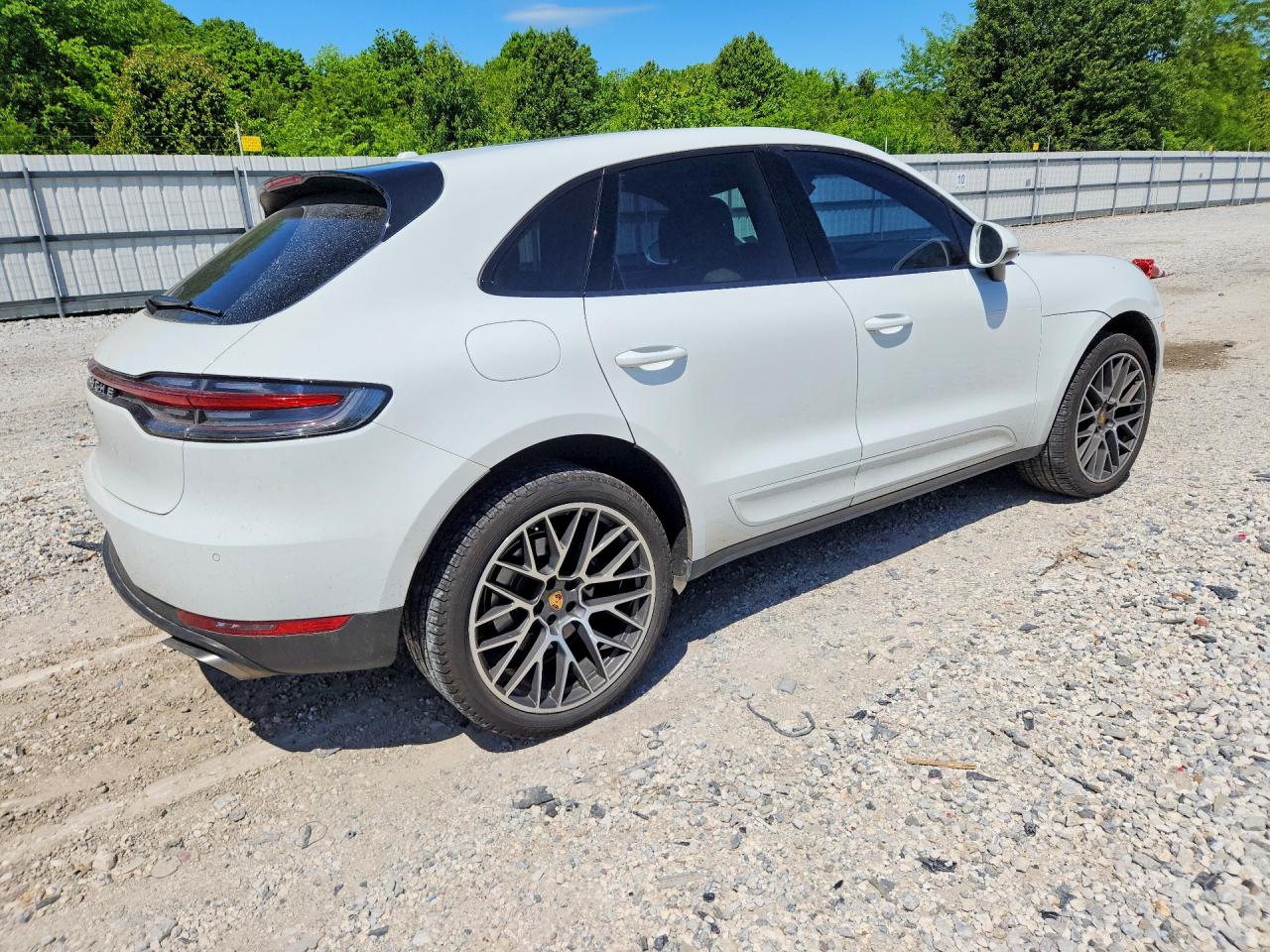 2020 PORSCHE MACAN